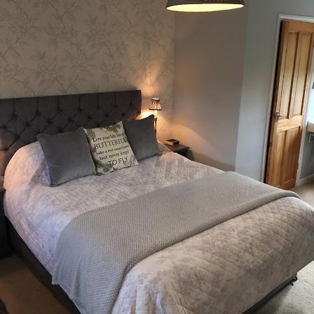 The Poplars Bed & Breakfast Newbold on Stour Екстериор снимка