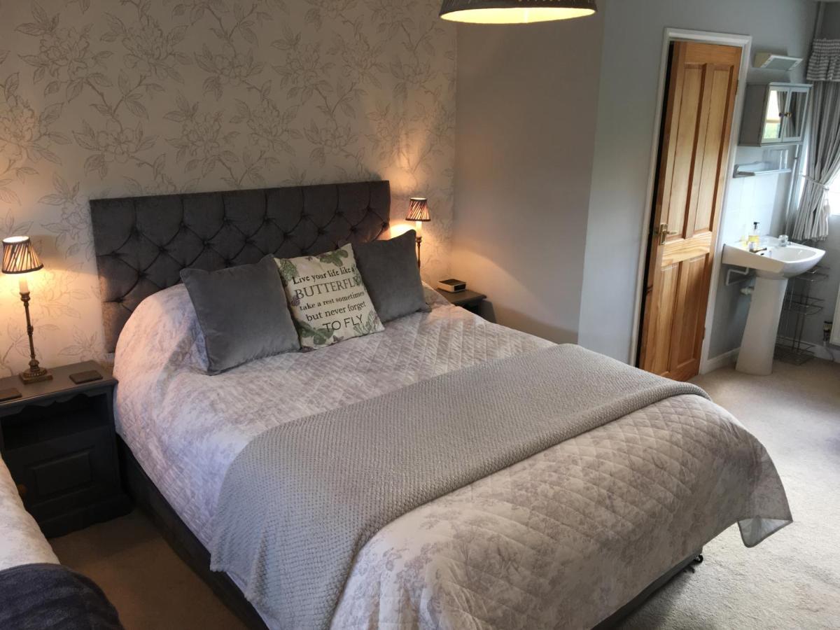The Poplars Bed & Breakfast Newbold on Stour Екстериор снимка