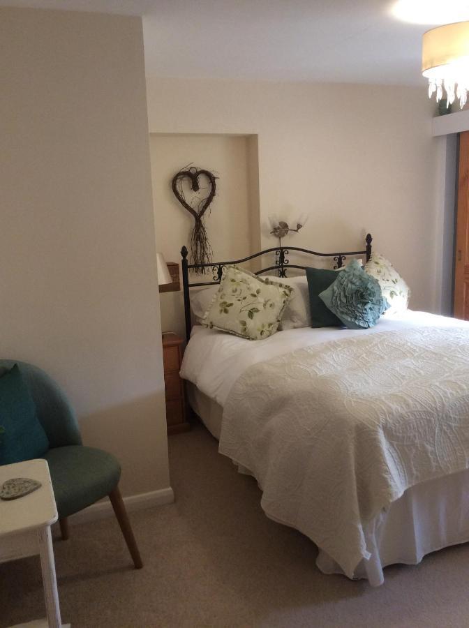 The Poplars Bed & Breakfast Newbold on Stour Екстериор снимка