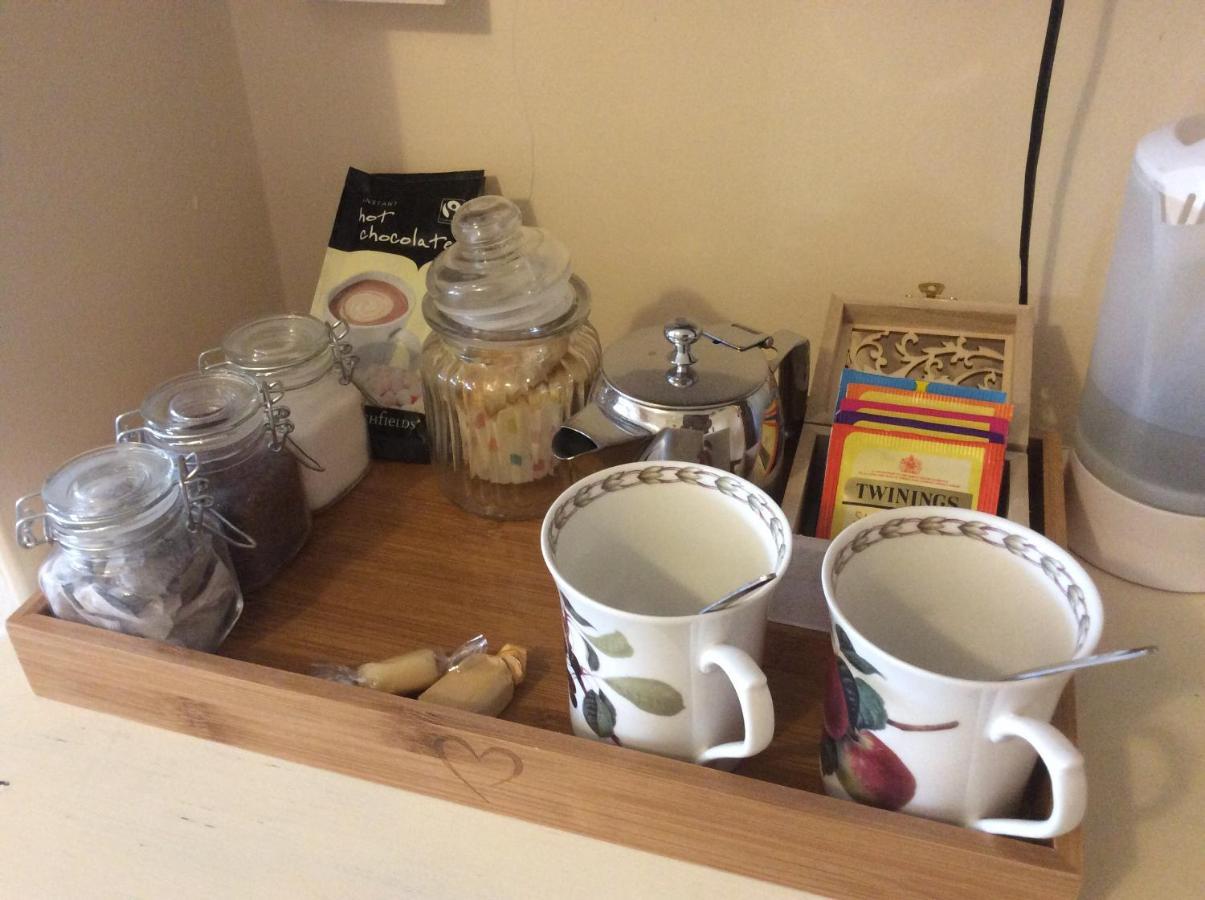 The Poplars Bed & Breakfast Newbold on Stour Екстериор снимка