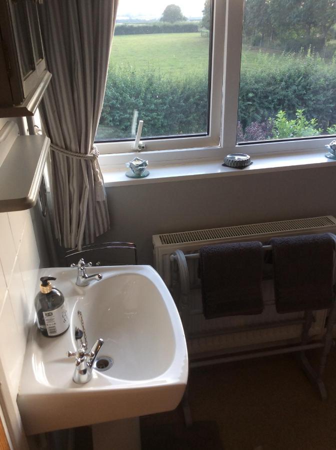 The Poplars Bed & Breakfast Newbold on Stour Екстериор снимка